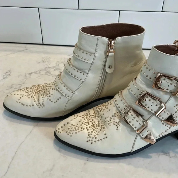 Embellished cream off white leather booties with gold/rose gold details. Size 10 - Picture 6 of 10